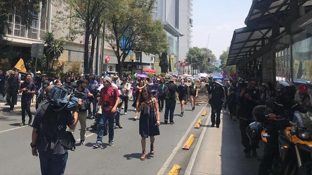 Movilización en Insurgentes Sur, a la altura de la estación Dr. Gálvez del Metrobús
