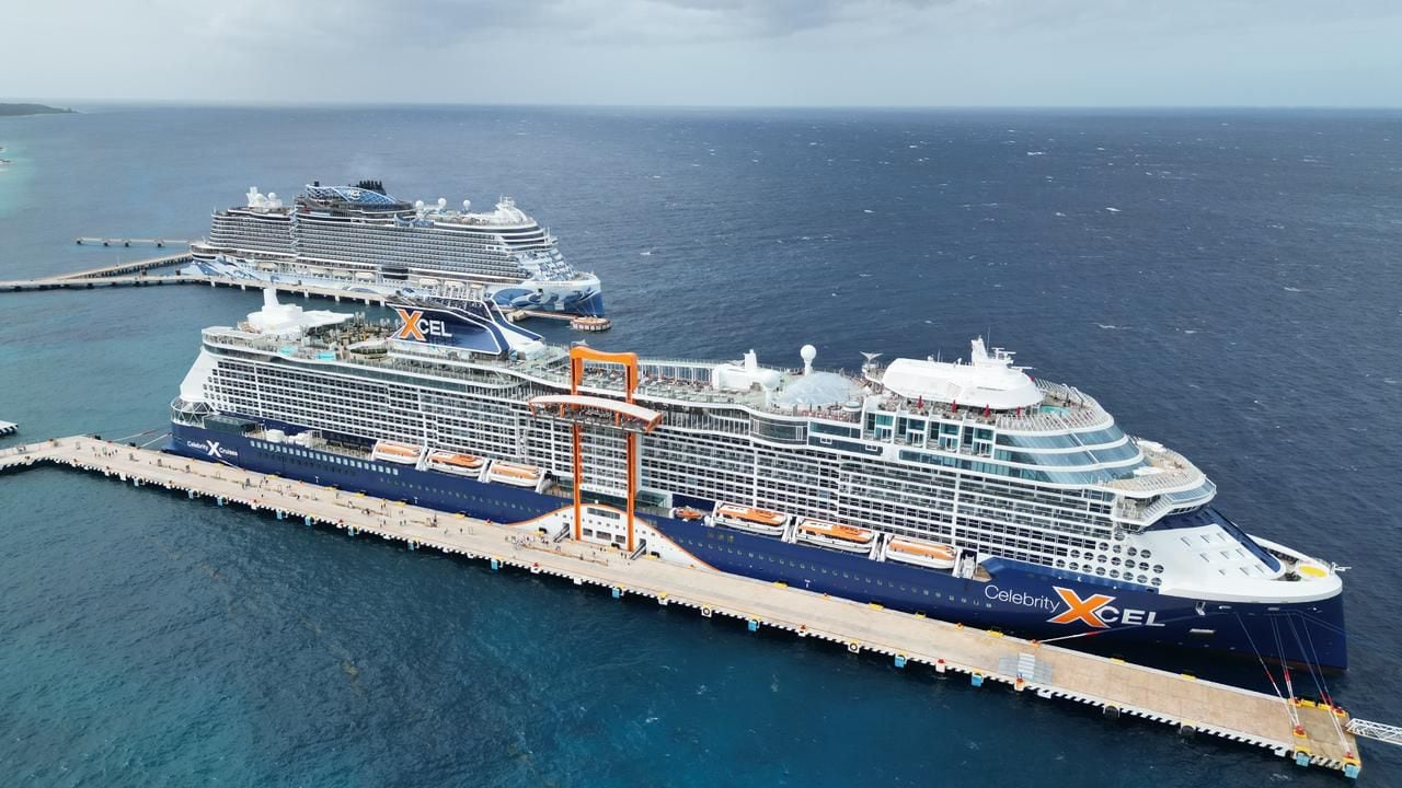 Mara Lezama da la bienvenida a crucero Celebrity Xcel en Cozumel.