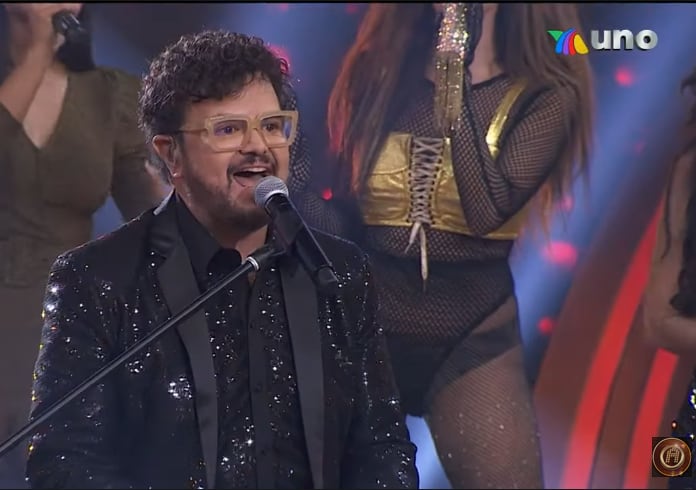 Aleks Syntek, cantante, en La Academia.