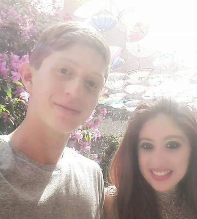 Octavio Ocaña y su hermana Bertha