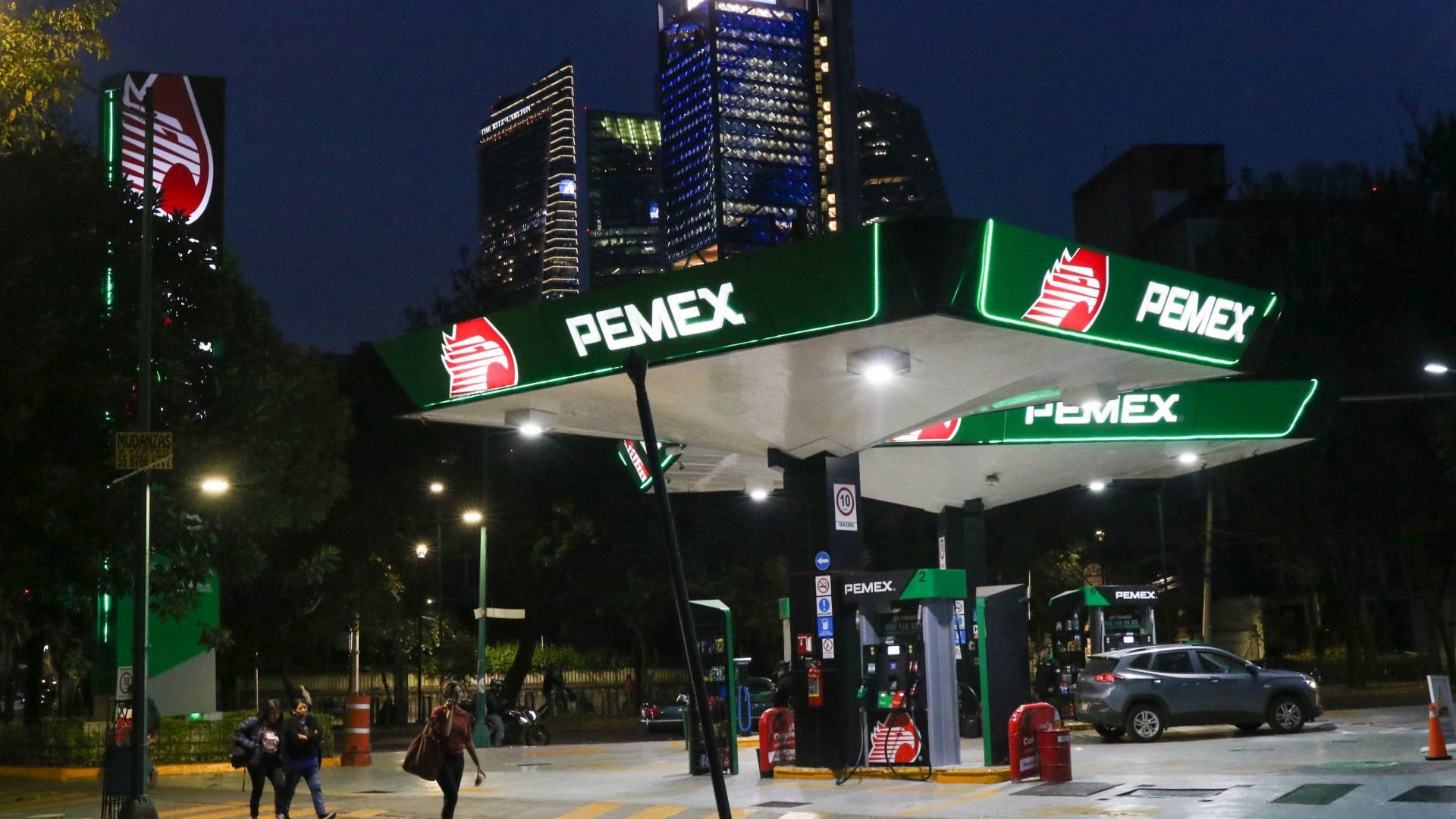 Pemex recortaría a más de 3 mil trabajadores de confianza