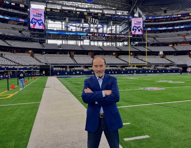 Proponen a Lee Greenwood como reemplazo de Bad Bunny en el Super Bowl 2026