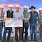 Esteban Villegas entregó toneladas de semilla de avena y de frijol a productores de San Juan del Río, Durango