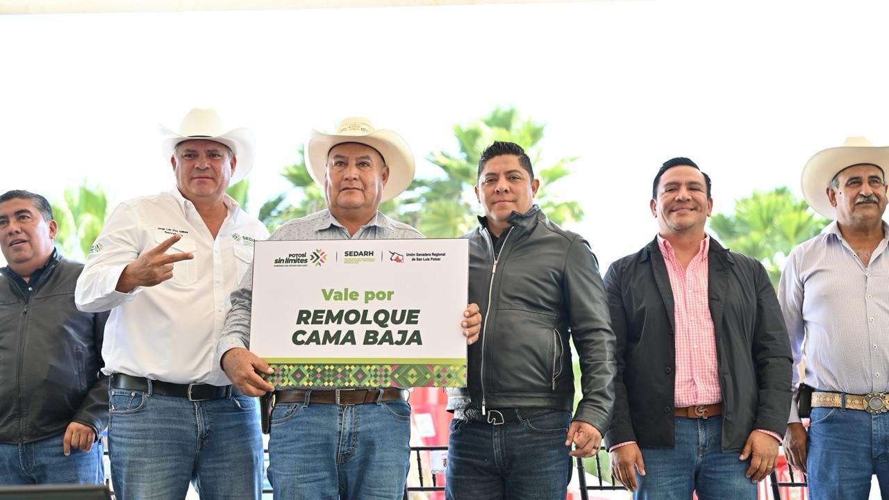 Ricardo Gallardo entrega maquinaria y anuncia duplicación de apoyos al campo potosino en 2026 y 2027