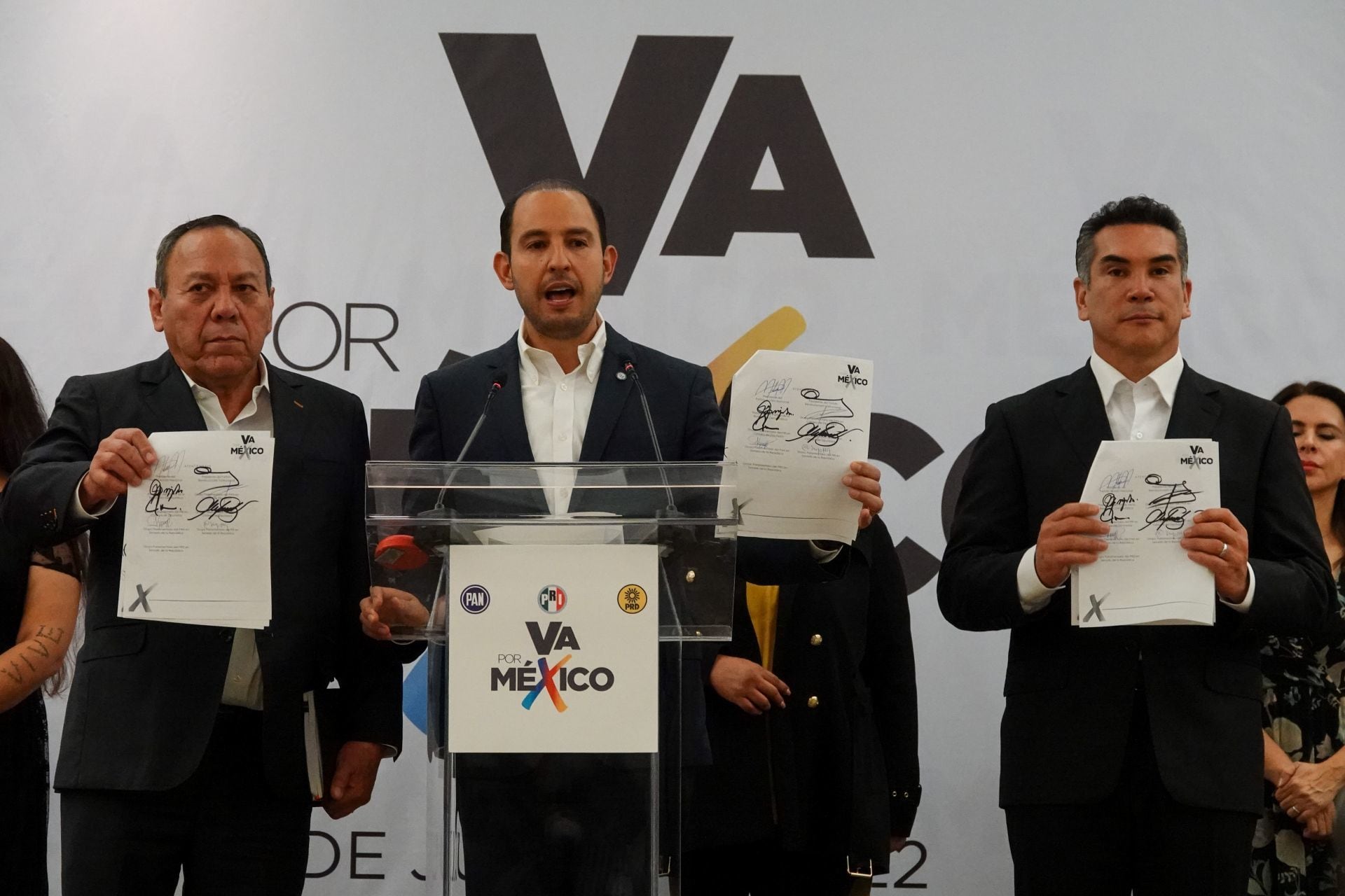 PAN, PRI y PRD lanza moratoria constitucional