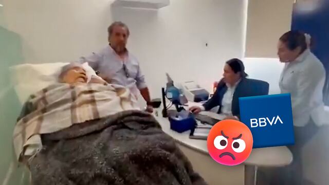 BBVA ignora críticas por obligar a mujer de 96 años de edad a asistir en camilla a sucursal en Oaxaca