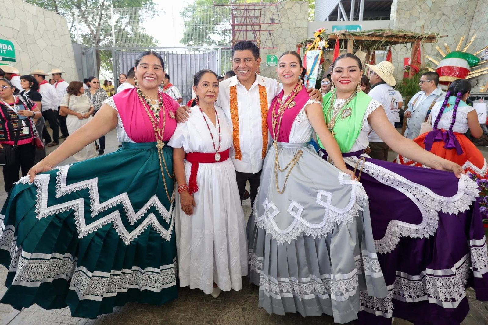 Salomón Jara, gobernador de Oaxaca, en la fiesta de la Guelaguetza 2025