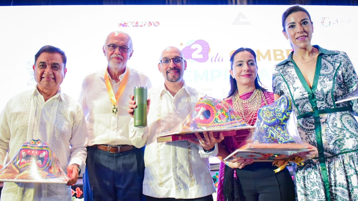 Miguel Ángel Navarro encabezó la Segunda Cumbre Empresarial de Líderes en Bahía de Banderas