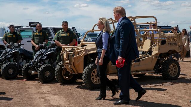 Trump y Nielsen en su visita a la frontera el viernes.