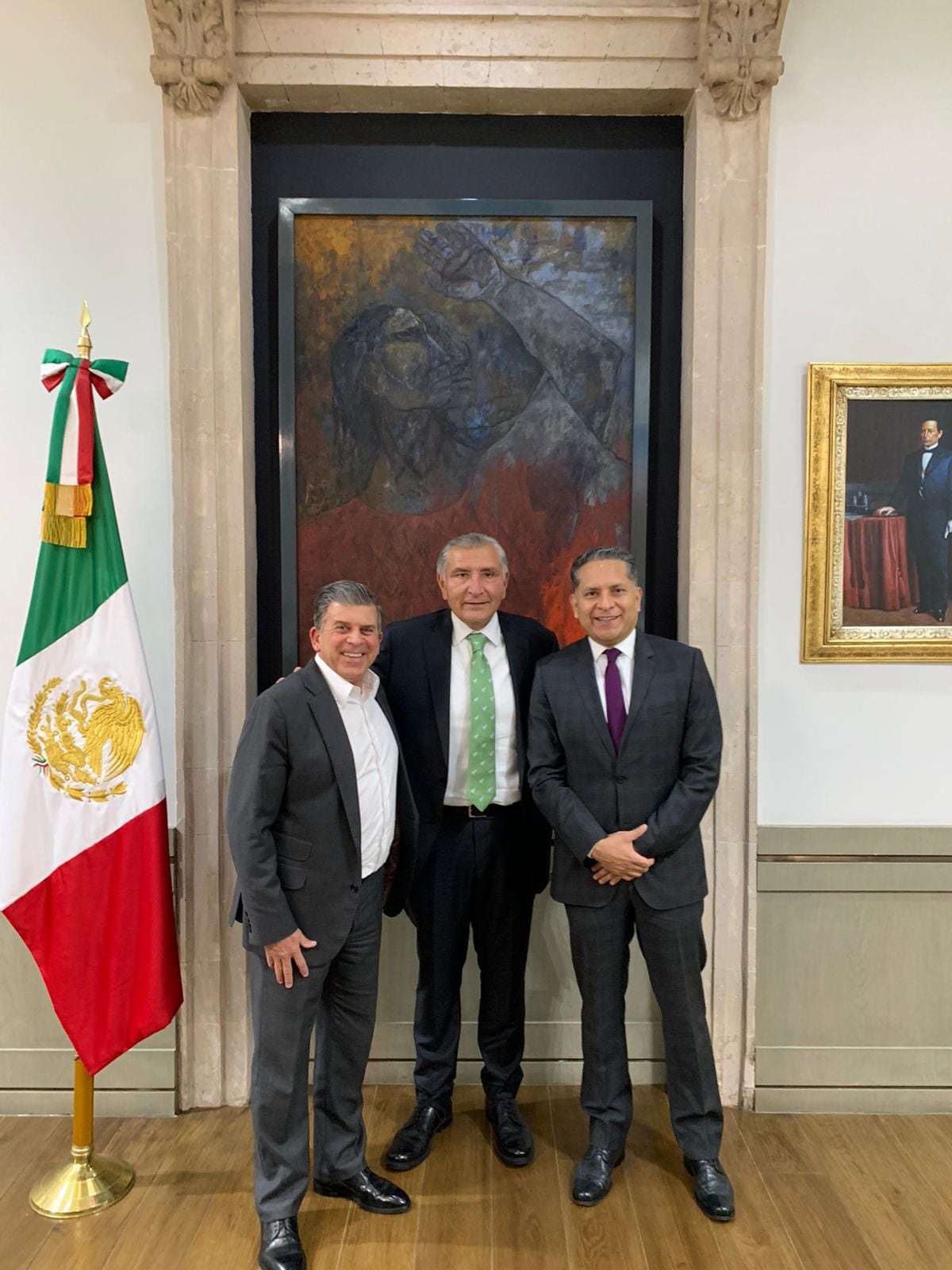 Víctor Hugo López Aranda en la Segob para su nombramiento.