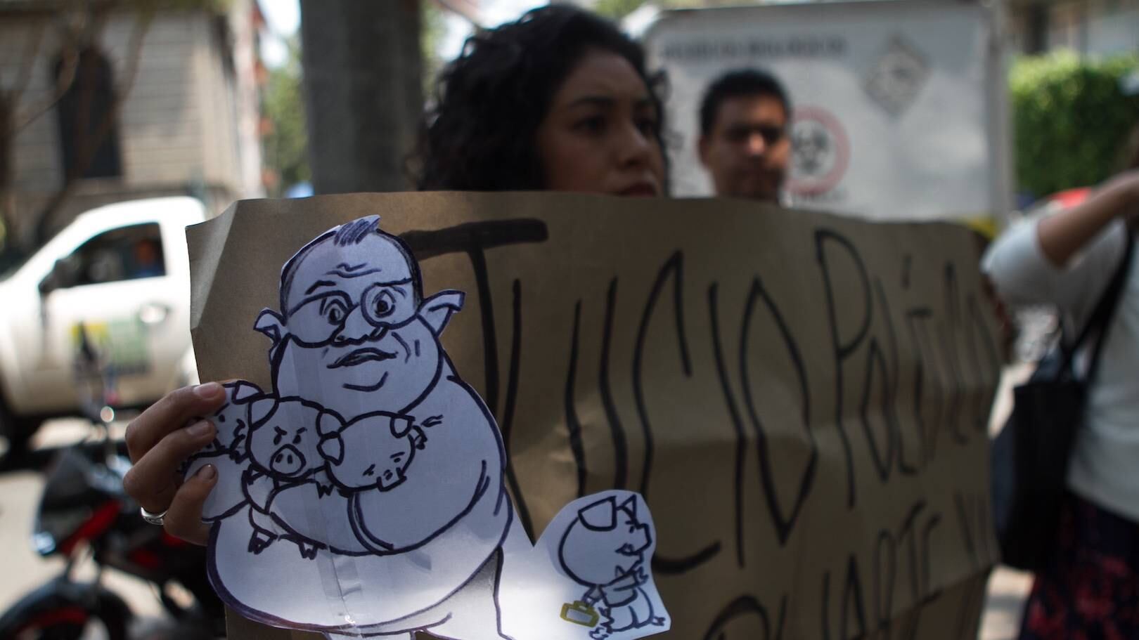 Osorio Chong pide cero tolerancia ante violencia de género