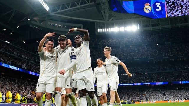 Real Madrid golea al Manchester City y pone un pie en cuartos de Champions League.