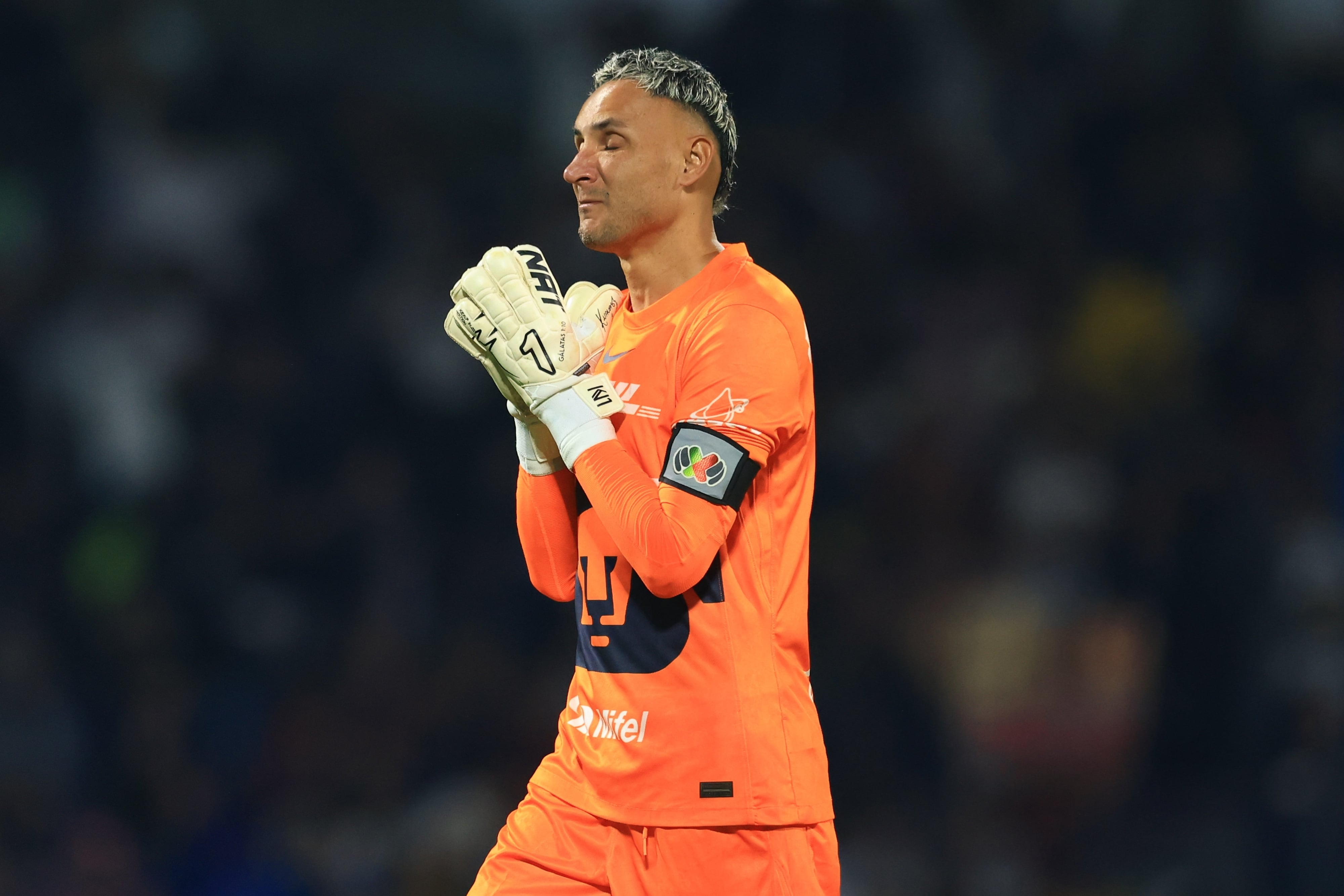 Keylor Navas con Pumas