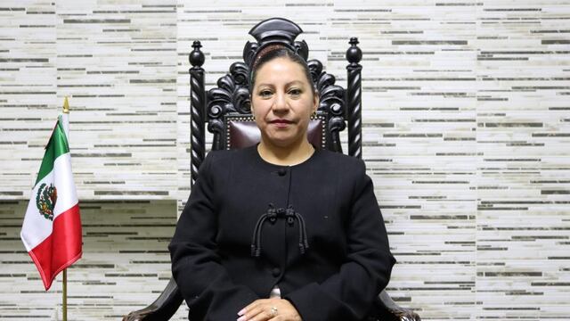Selene Hernández Herrera, alcaldesa de Capulhuac, detenida por golpear a empleada del DIF municipal
