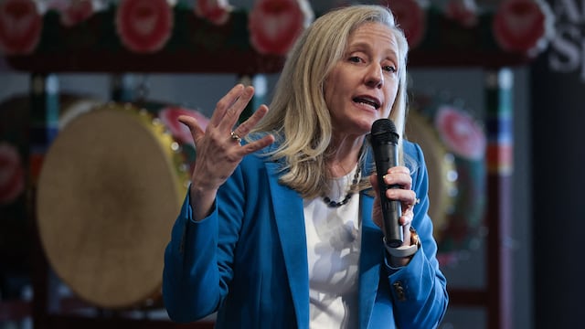 Abigail Spanberger: la demócrata gana la gubernatura de Virginia