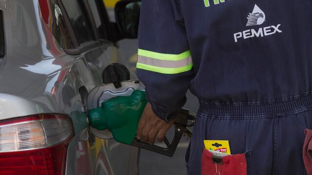 Venta de gasolina. Producción de menos crudo.