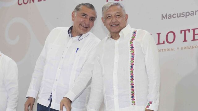 AMLO junto al gobernador de Tabasco, Adán Augusto López.