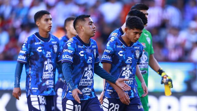 Futbolistas de Pachuca rumbo al vestidor