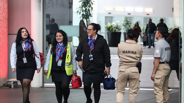 Aeropuerto Internacional de la Ciudad de México (AICM) entrando en vigor del Acuerdo Presidencial por el cual agrupa al AICM al sector coordinado por la Secretaría de Marina.
FOTO: ANDREA MURCIA /CUARTOSCURO.COM