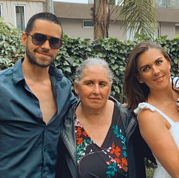 Eleazar y Zoraida Gómez con su mamá