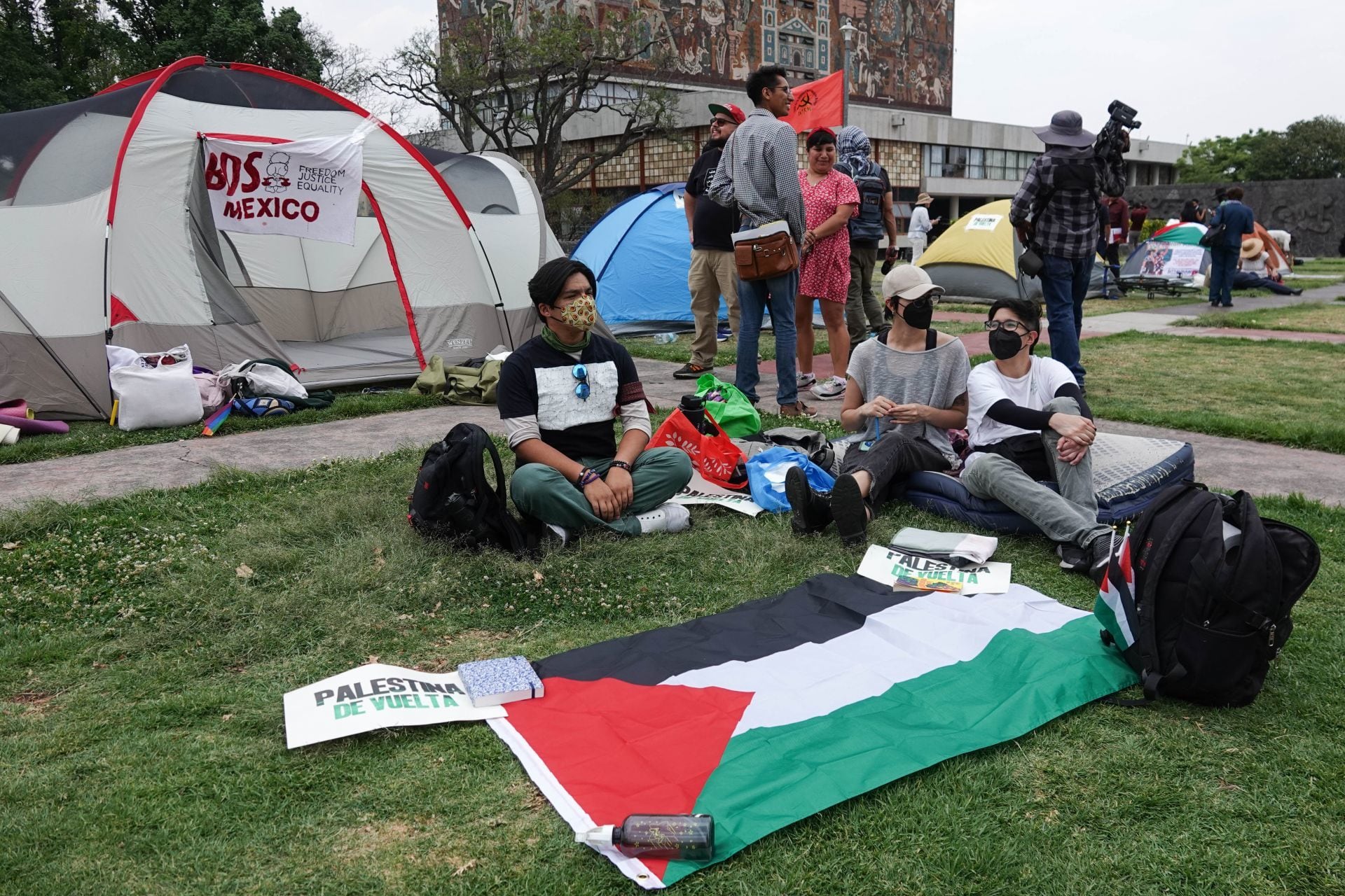 El plantón en las islas de CU, frente a Rectoría, será indefinido