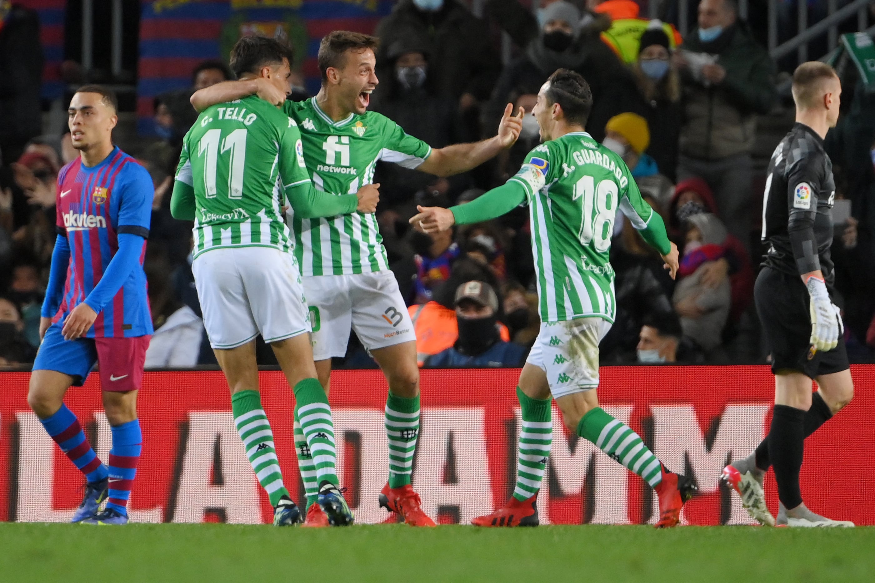 El Betis de Andrés Guardado derrotó al FC Barcelona