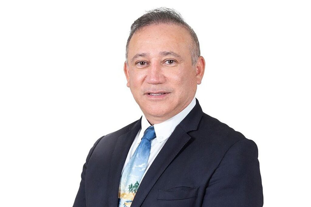 Eduardo Albor Villanueva, dueño de Dolphin Discovery