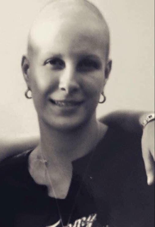 La autora de la columna cuando sufrió el horror de la quimioterapia