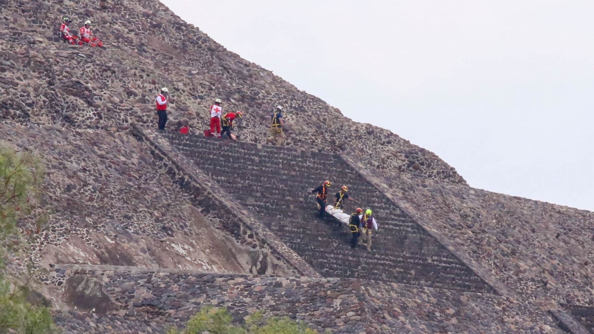 Dan de alta a 8 de 13 turistas heridos tras balacera en Teotihuacán
