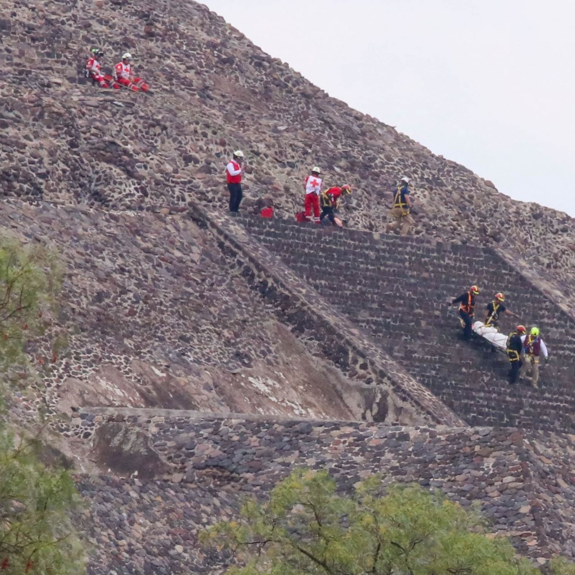 Dan de alta a 8 de 13 turistas heridos tras balacera en Teotihuacán