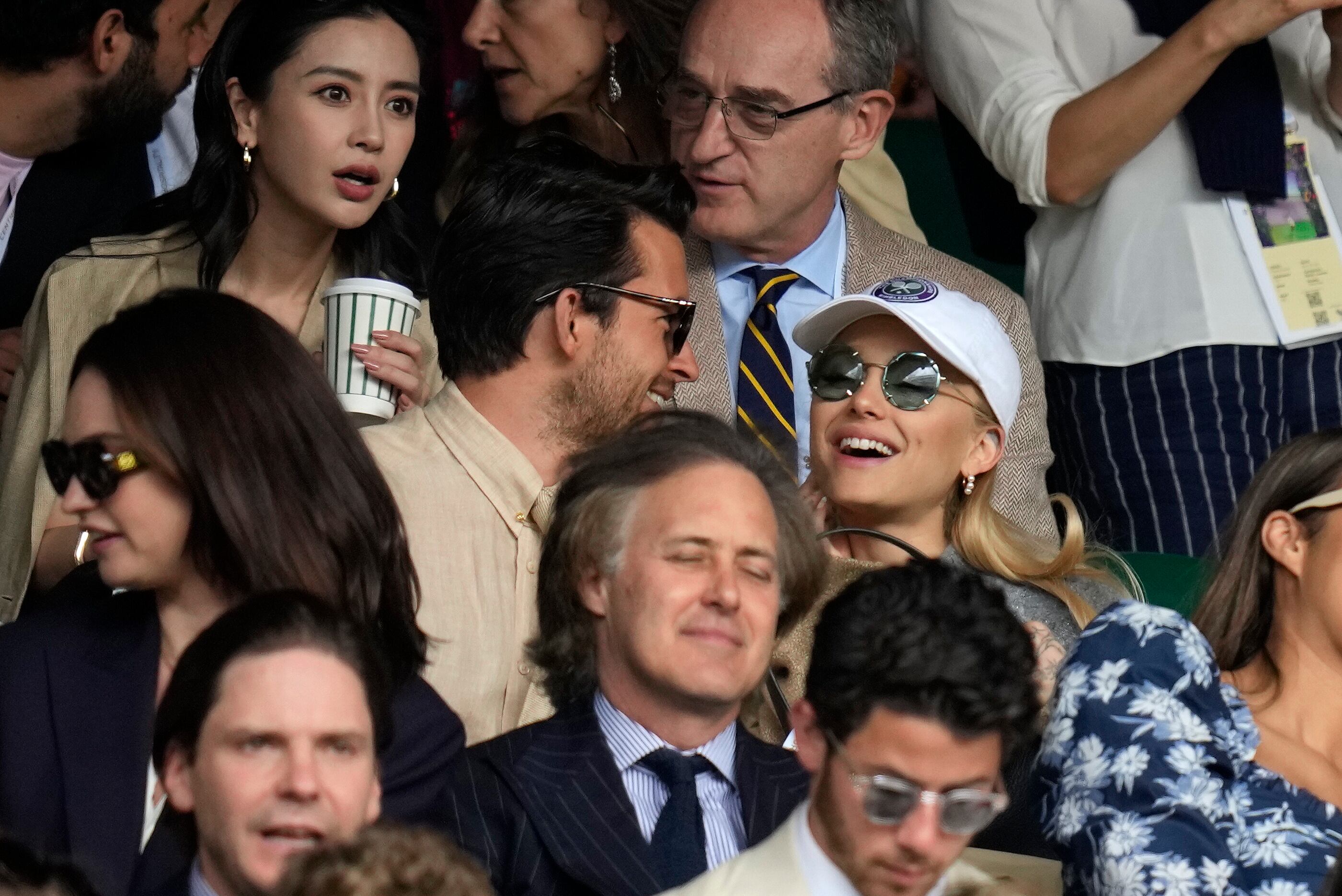 ¿Ariana Grande y Dalton Gomez terminaron? Aparece con look renovado en la final de Wimbledon