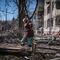Guerra Rusia Ucrania día 384: 6 muertos en ataque a Donetsk; Rusia advierte que el nazismo está presente en más países de Europa; ejército ucraniano prevé retirada de los rusos de Jersón y más