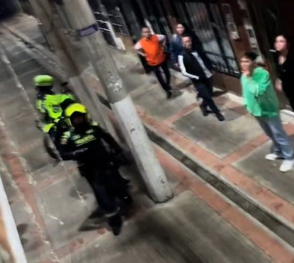 Graba exorcismo en casa de sus vecinos