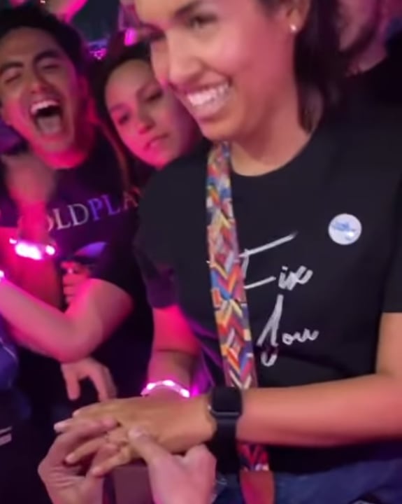 Propuesta de matrimonio en concierto de Coldplay