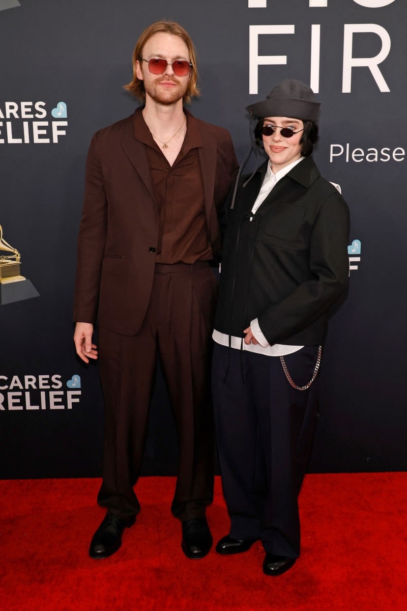 Finneas y Billie Eilish en los Premios Grammy 2025.