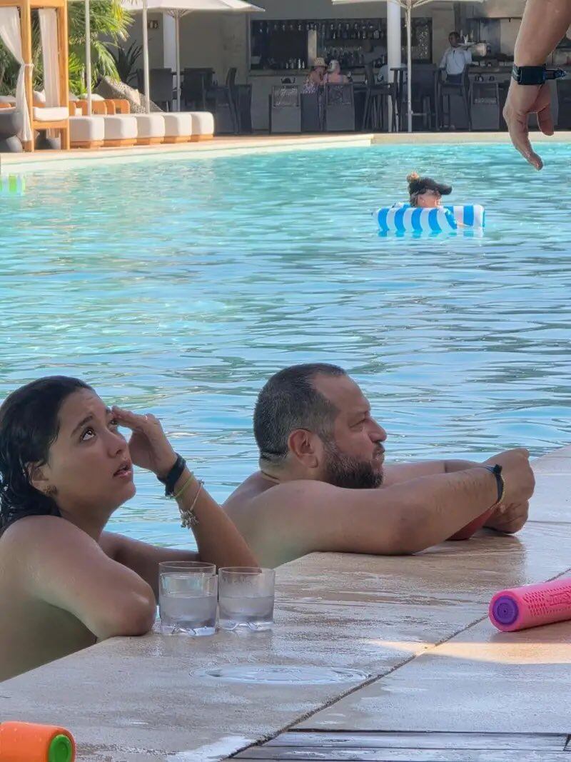 José Ramón López Beltrán de vacaciones en Cancún