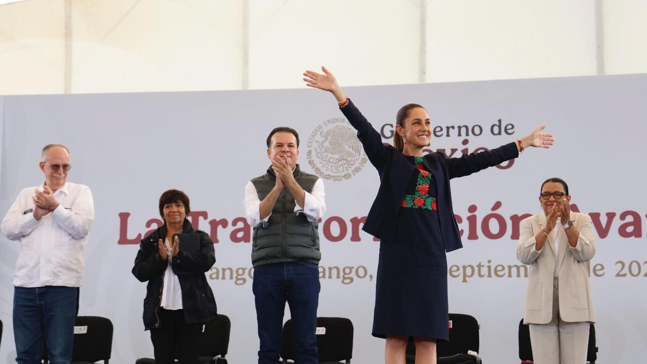Esteban Villegas, del PRI, se declara ‘Claudista’ y pide ovación de pie a Claudia Sheinbaum en Durango