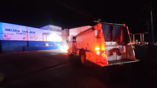 Fuga de amoniaco en hielería de Los Mochis