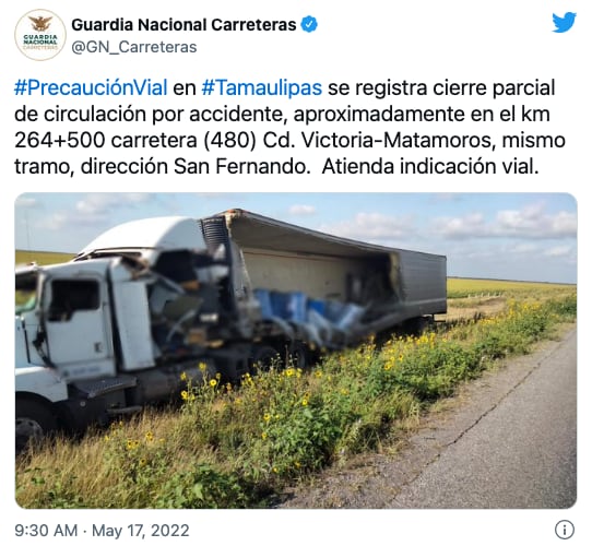Trailer que transportaba perros y gatos muertos