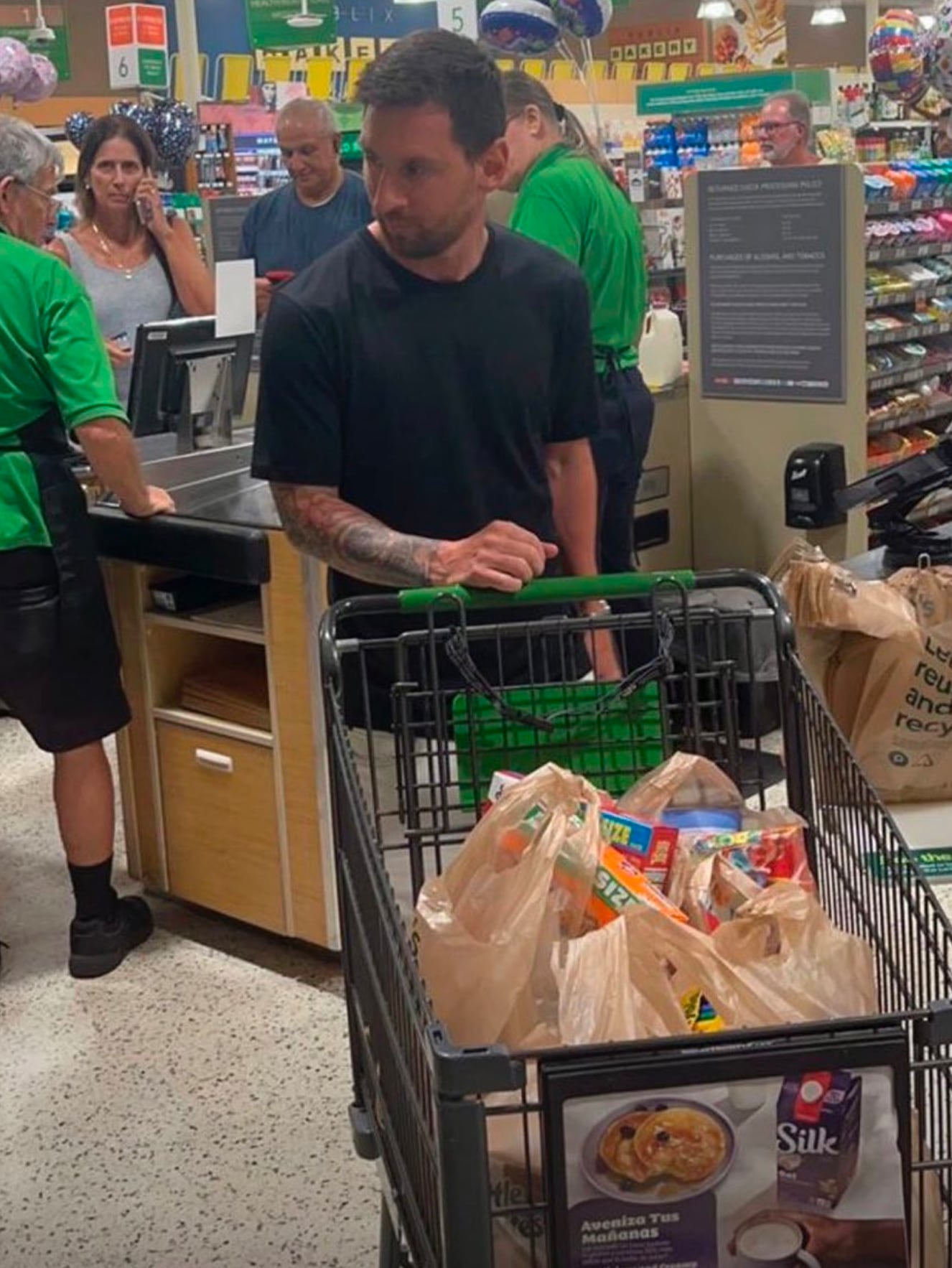 Lionel Messi en un súper de Miami