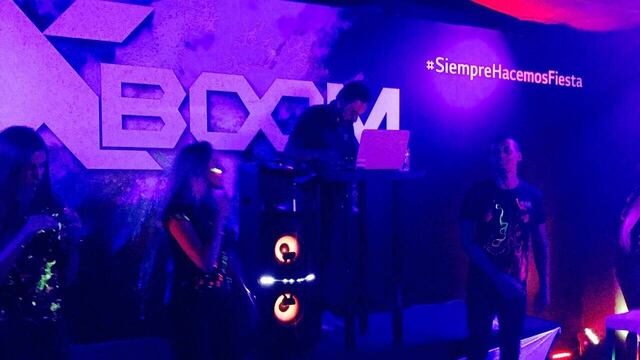 Paco Ayala de Molotov durante la fiesta por el lanzamiento del LG XBoom OJ98.