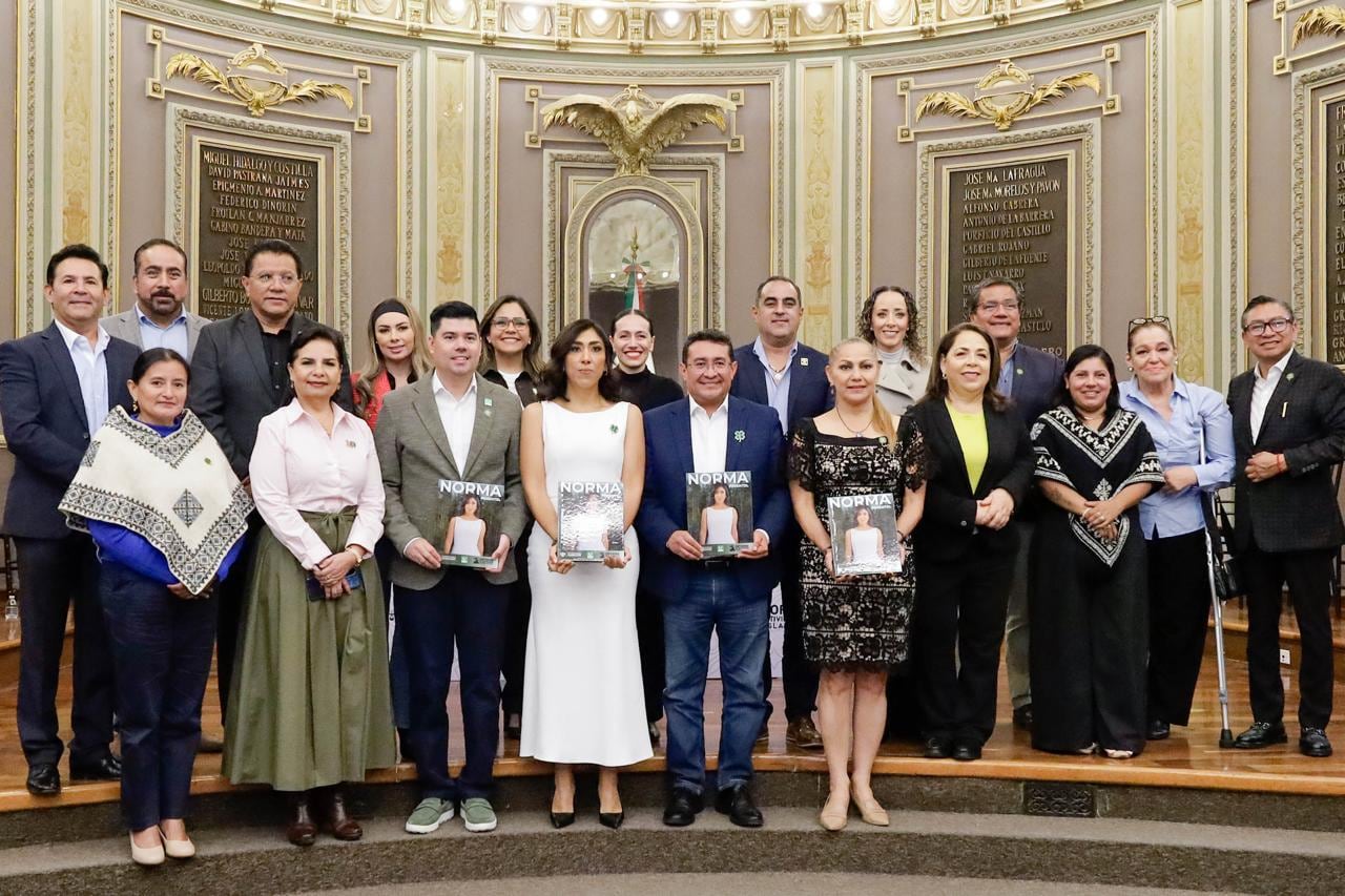 Norma Pimentel presenta su segundo informe legislativo en Puebla