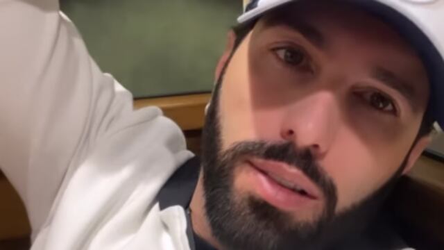 Poncho de Nigris se queja de Viva Aerobús