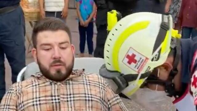 Juan Armendáriz atendido por servicios de emergencia
