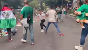 Aficionados se agarran a golpes en Avenida Paseo de la Reforma