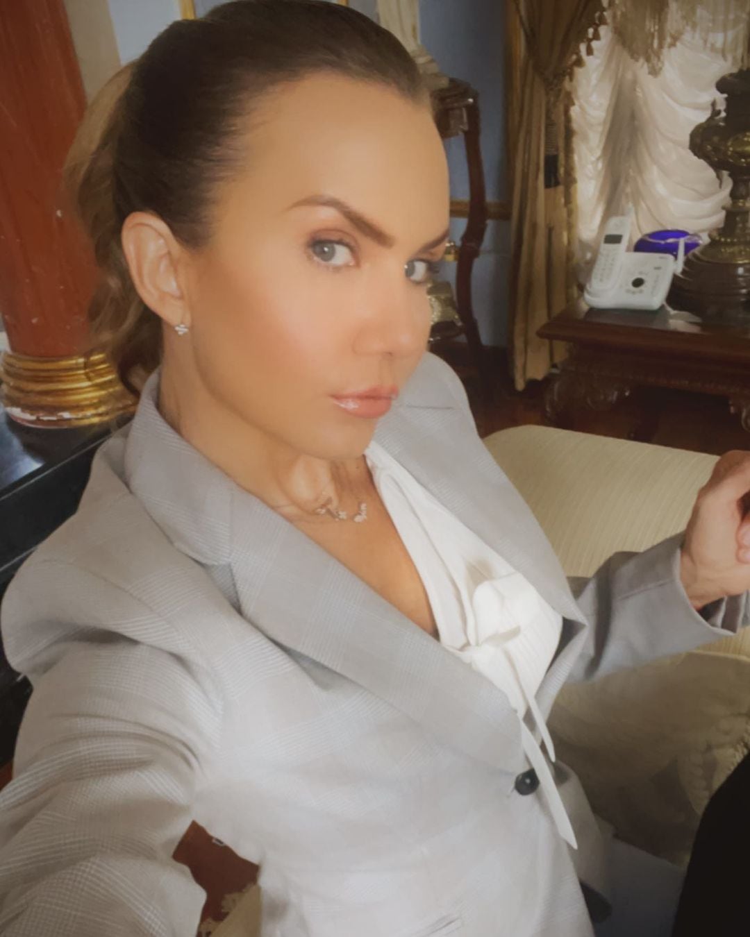 Michelle Vieth presenta a "Fernanda", su nuevo personaje de telenovela