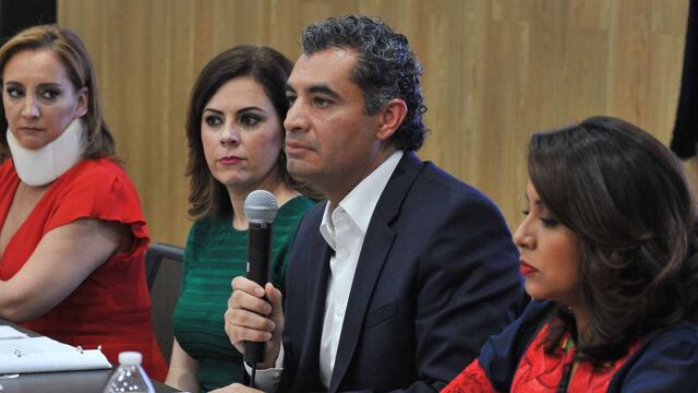 Enrique Ochoa. Indignación.