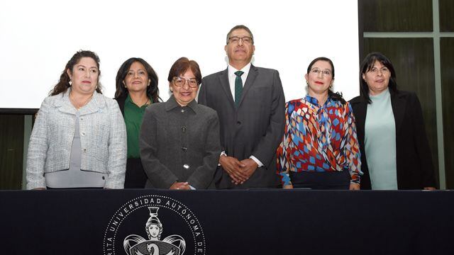 María Lilia Cedillo toma protesta a Jorge Juárez Posadas