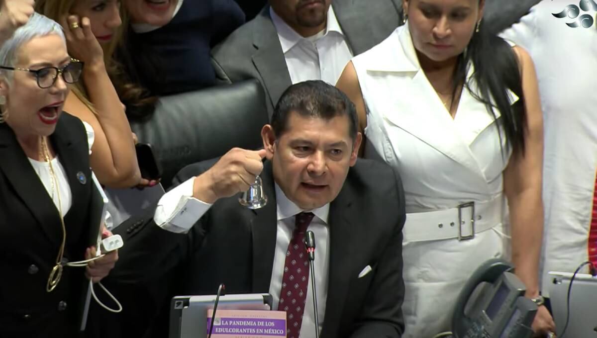 Alejandro Armenta declara receso ante reclamos de oposición