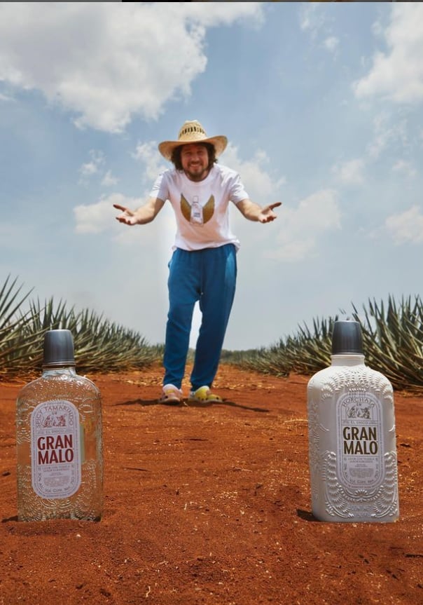 Luisito Comunica y su tequila Gran Malo